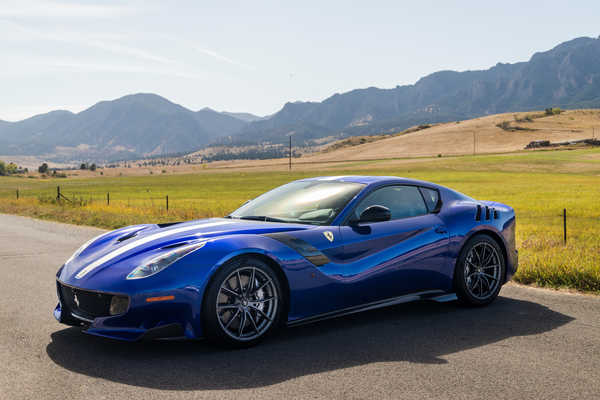 Poster Mobil Ferrari Ferrari F12berlinetta APC006