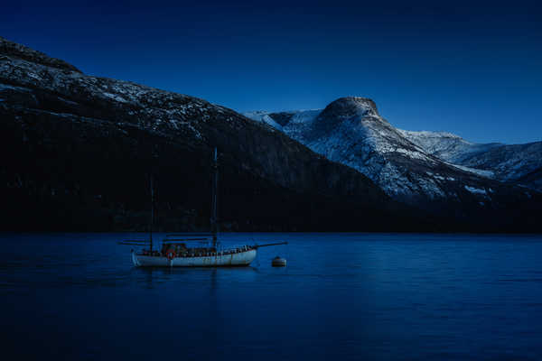 Poster Pemandangan Gunung Norway Mountains Rivers Yacht Night 1Z