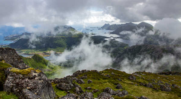 poster pegunungan Norway Lofoten Mountains Stones Moss Fog Bay 1Z