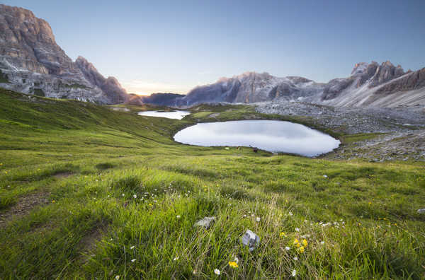 poster gunung Italy Mountains Lake Tre Cime Di Lavaredo Grass 1Z