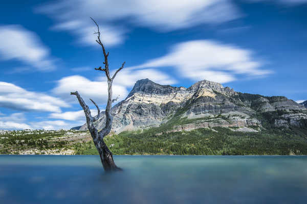 poster gunung waterton lake mountain lake canada 4k WPS