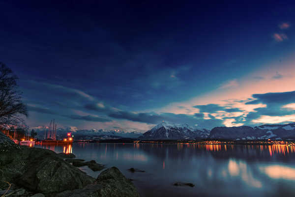 poster pemandangan alam gunung Switzerland Mountains Lake Stones Evening Spiez 1Z