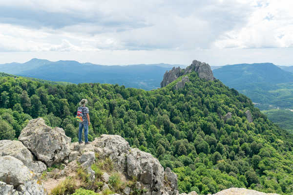 poster gunung Mountains Forests Crag Tourist Hat Backpack 1Z