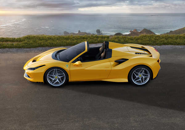 Poster Mobil Ferrari Ferrari F8 Spider APC002 Poster Mobil Ferrari Ferrari F8 Spider APC002